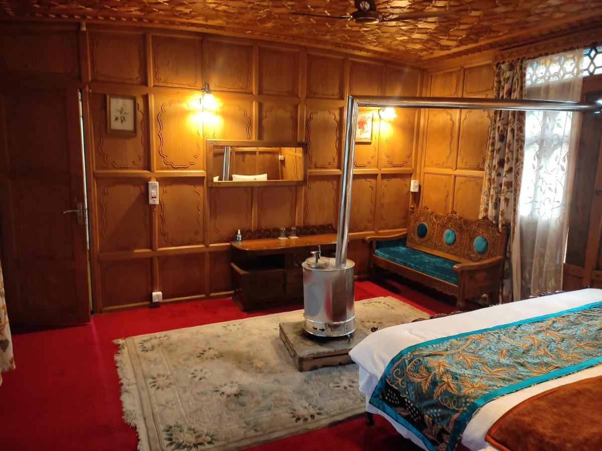 Hotel Luxury Scotland Srinagar (Jammu and Kashmir)