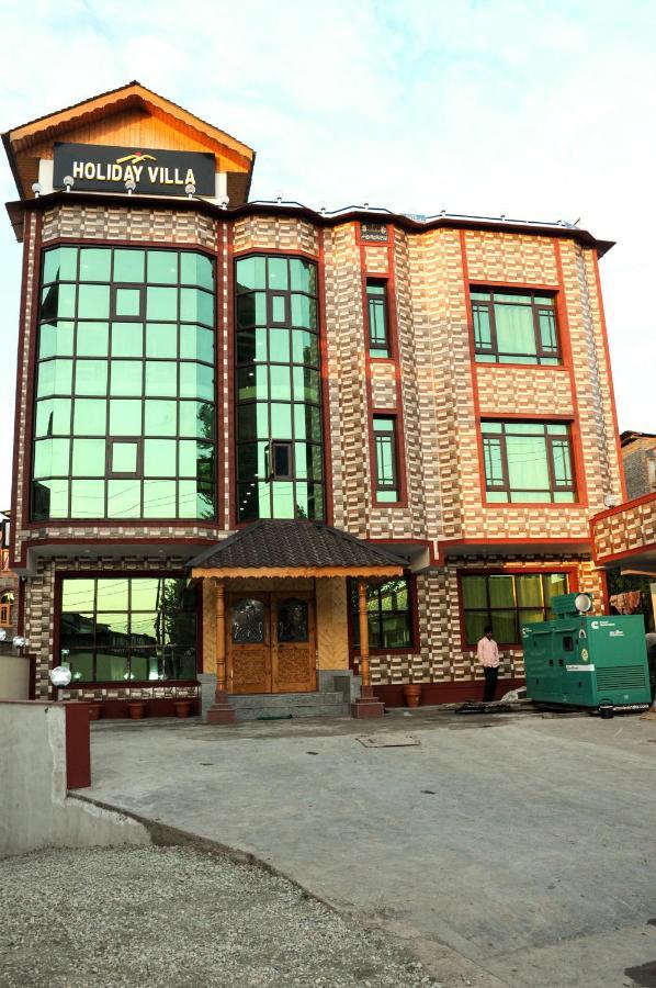 Holiday Villa Hotel Srinagar (Jammu and Kashmir)