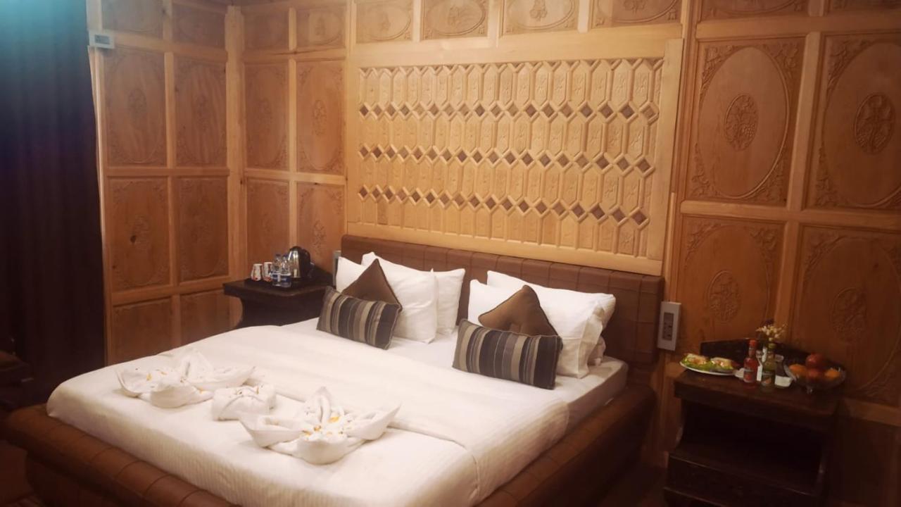 Hotel Luxury Prince Of Kashmir Srinagar (Jammu and Kashmir)