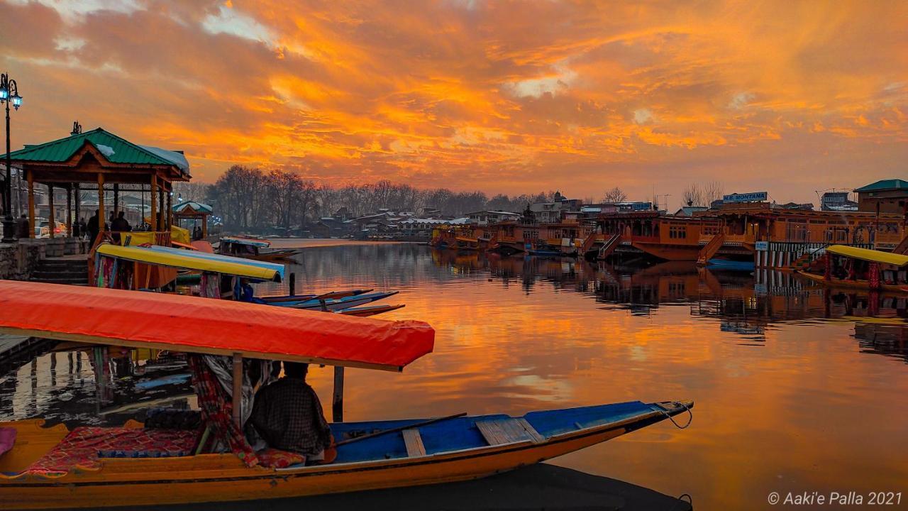 Dal Heritage Houseboat New Manila Srinagar (Jammu and Kashmir)