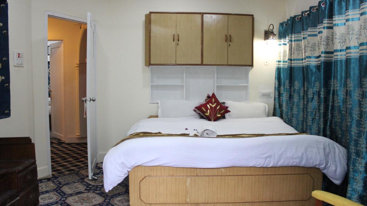 Heritage Rose Inn Hotel Srinagar (Jammu and Kashmir)