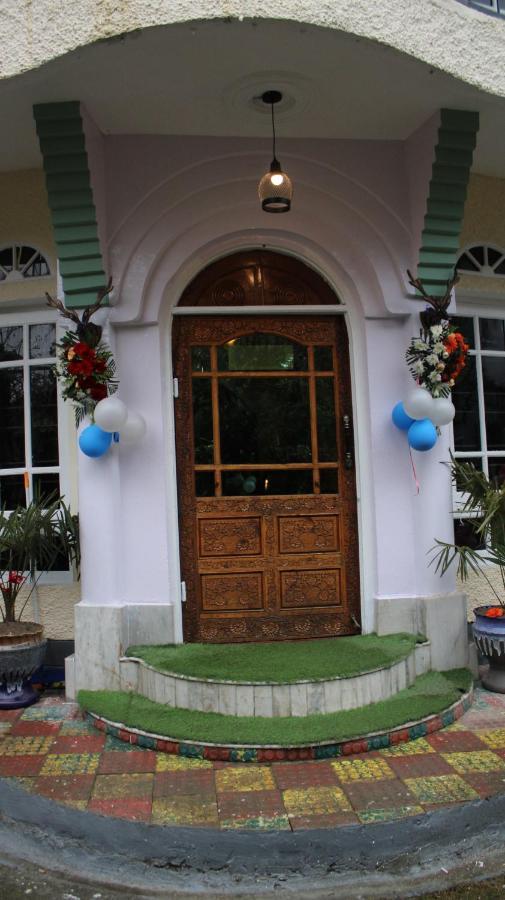 Hotel Heritage Rose Inn