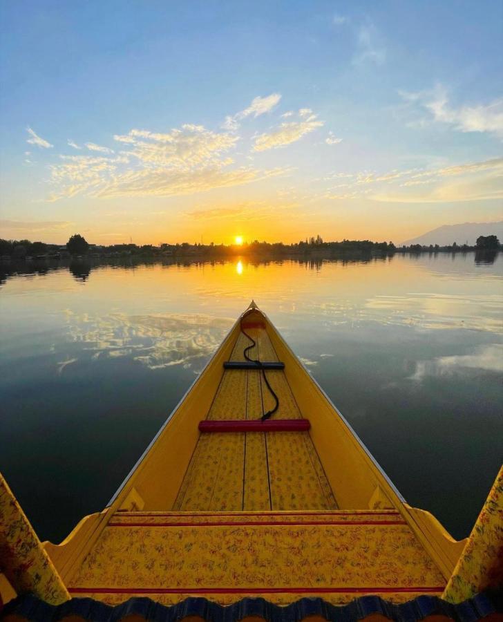 Houseboat Inshallah Srinagar (Jammu and Kashmir)