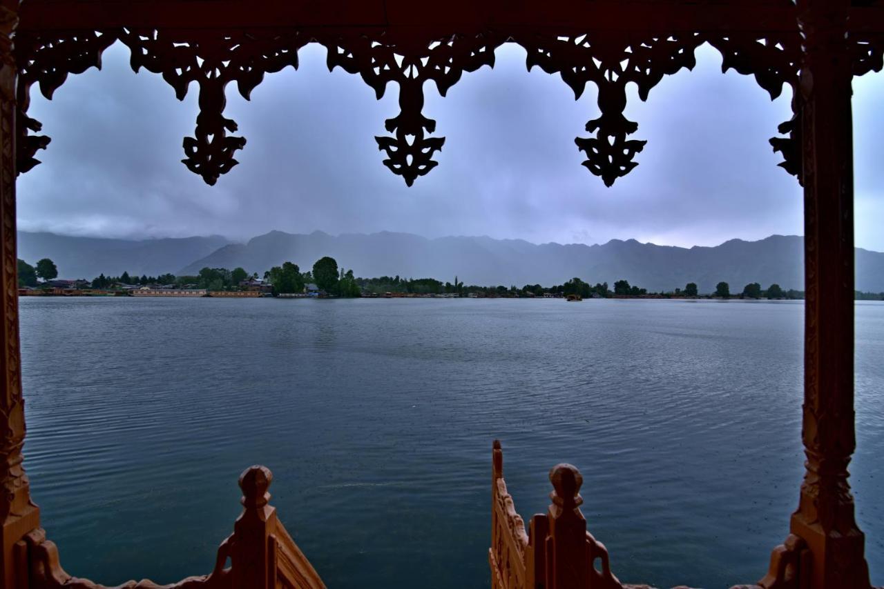 Botel Houseboat Inshallah Srinagar (Jammu and Kashmir)
