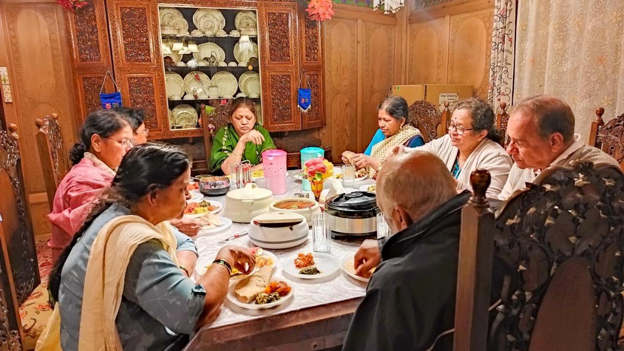 Dal Heritage Houseboat New Manila Botel