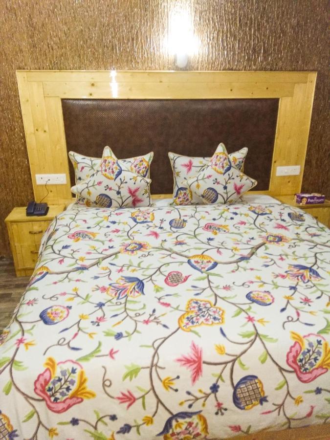 Holiday Villa Srinagar (Jammu and Kashmir)