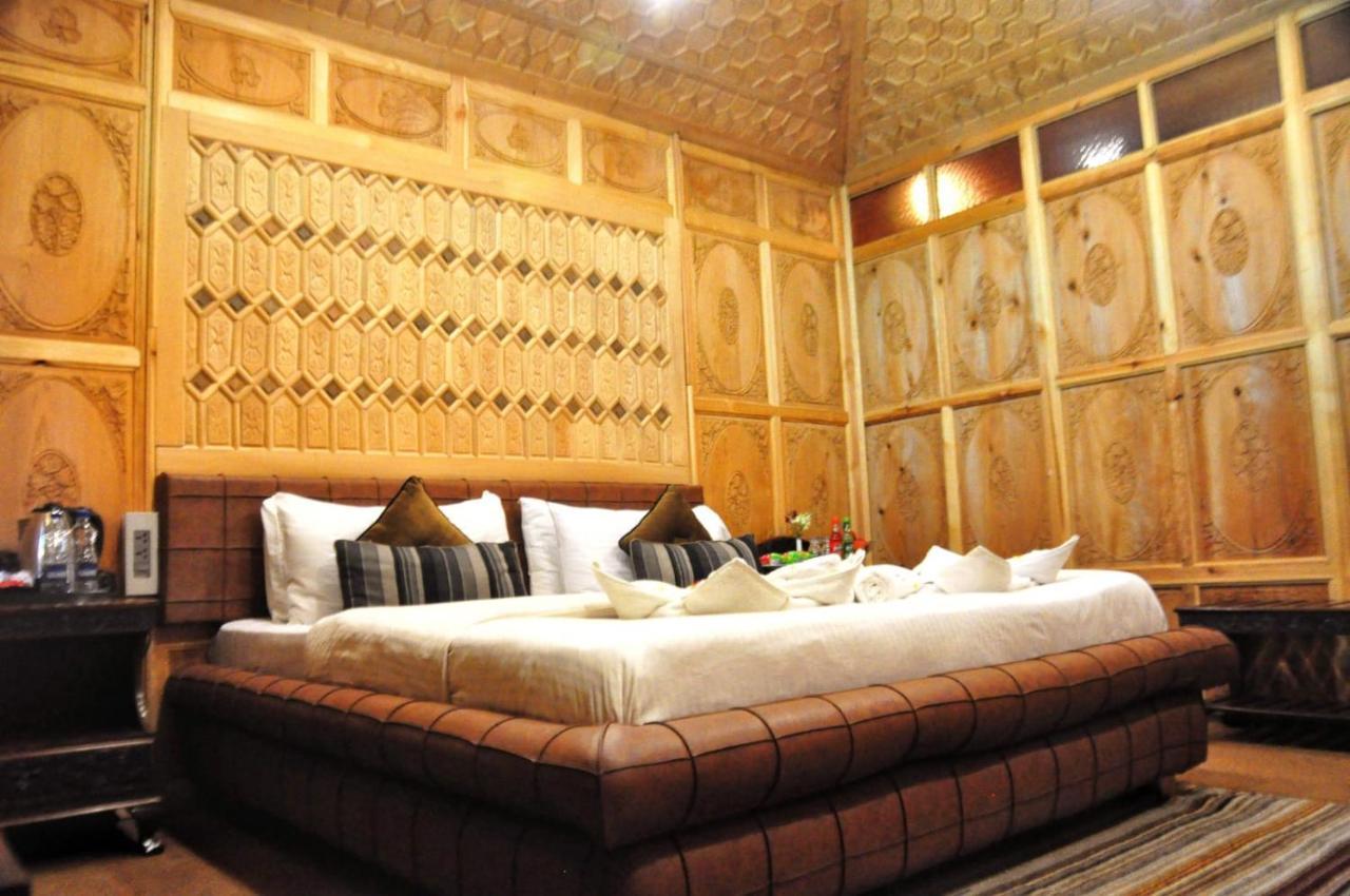 Luxury Prince Of Kashmir Hotel