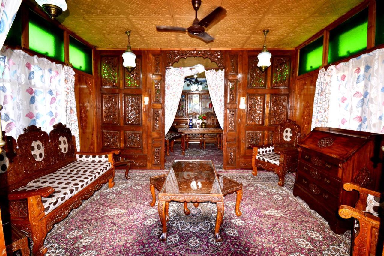 Heritage Shreen Houseboat 4*