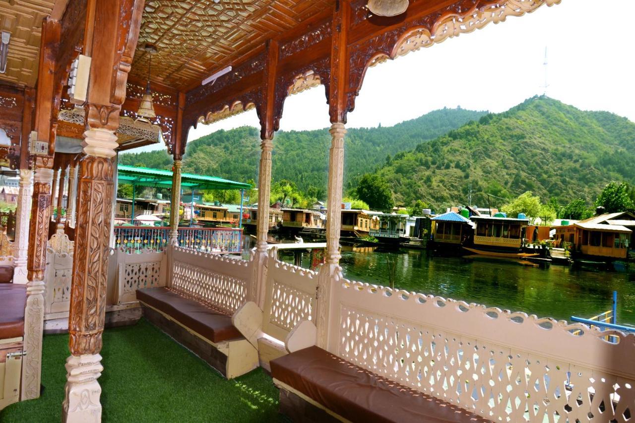 Heritage Shreen Houseboat 4*