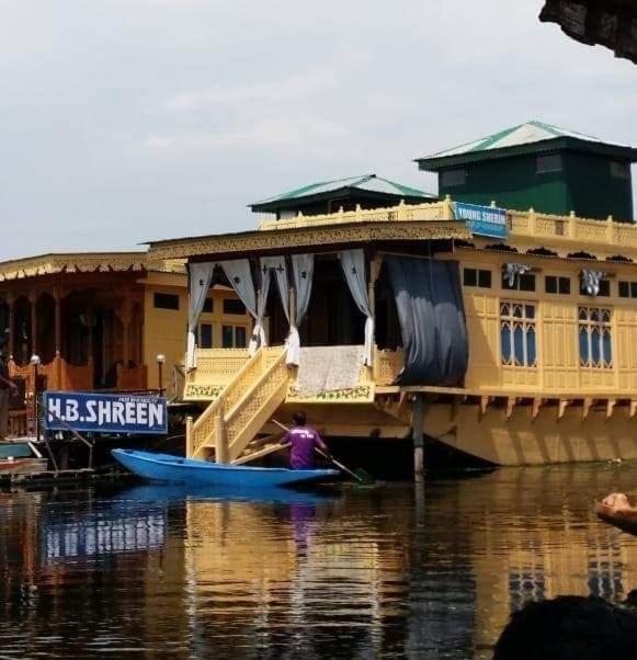 Botel Heritage Shreen Houseboat 4*