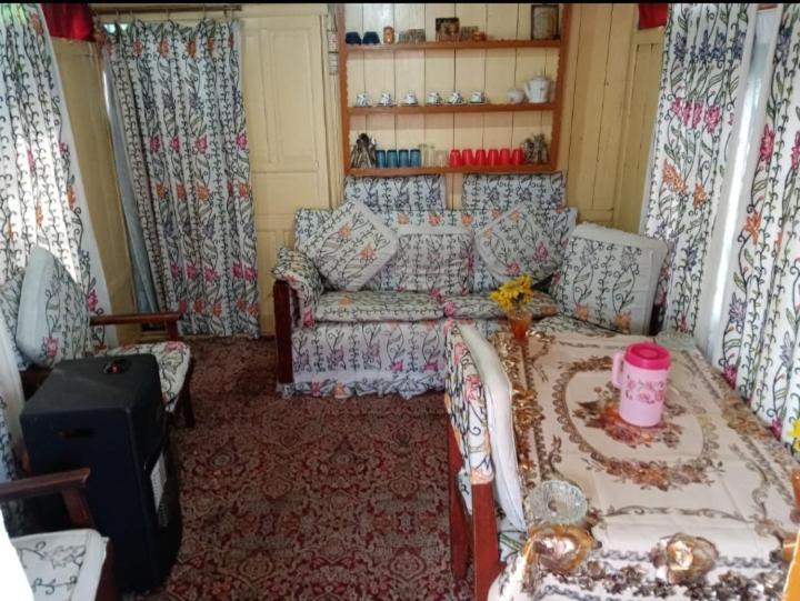 Houseboat New Jahangir And Morning Car Hotel