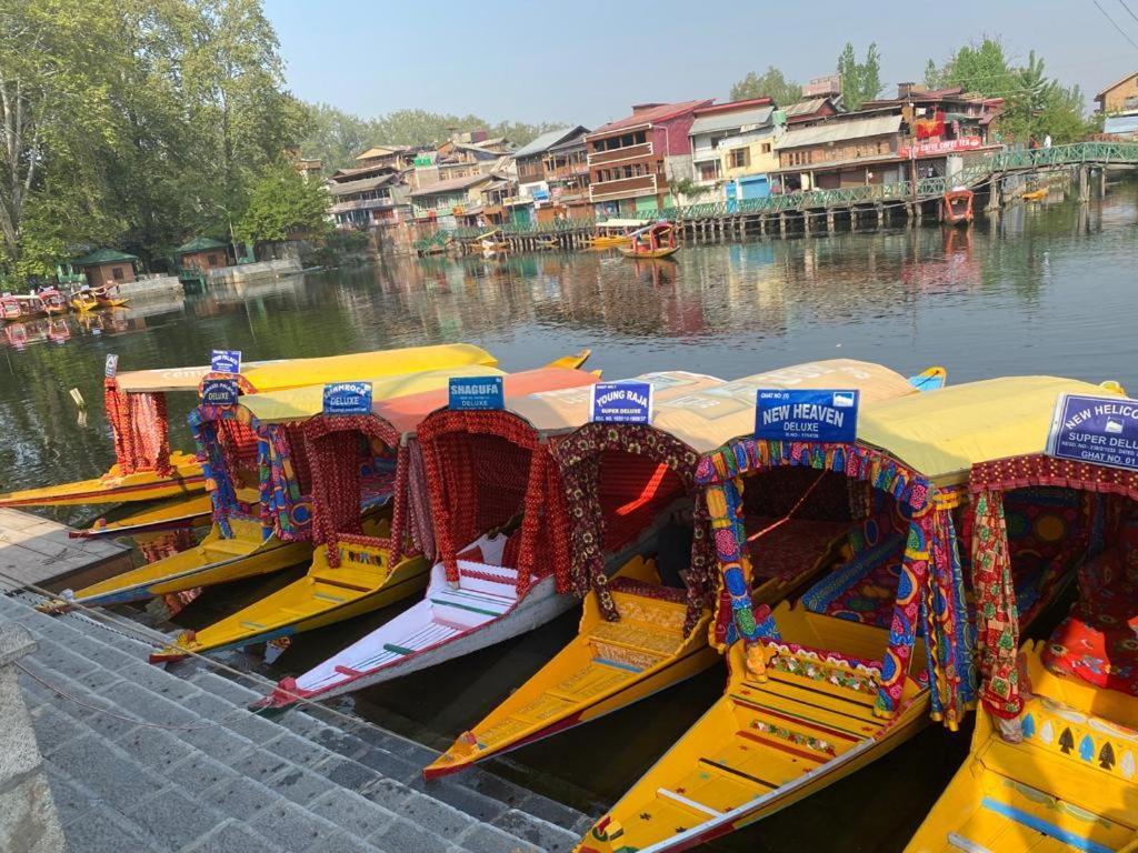 Houseboat New Jahangir And Morning Car Hotel