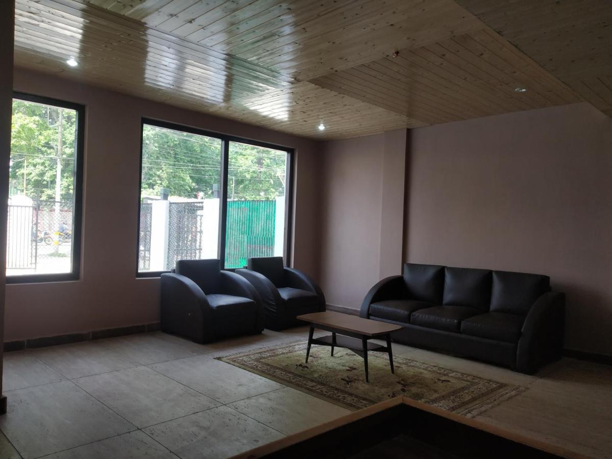 The Ile Guest house Srinagar (Jammu and Kashmir)