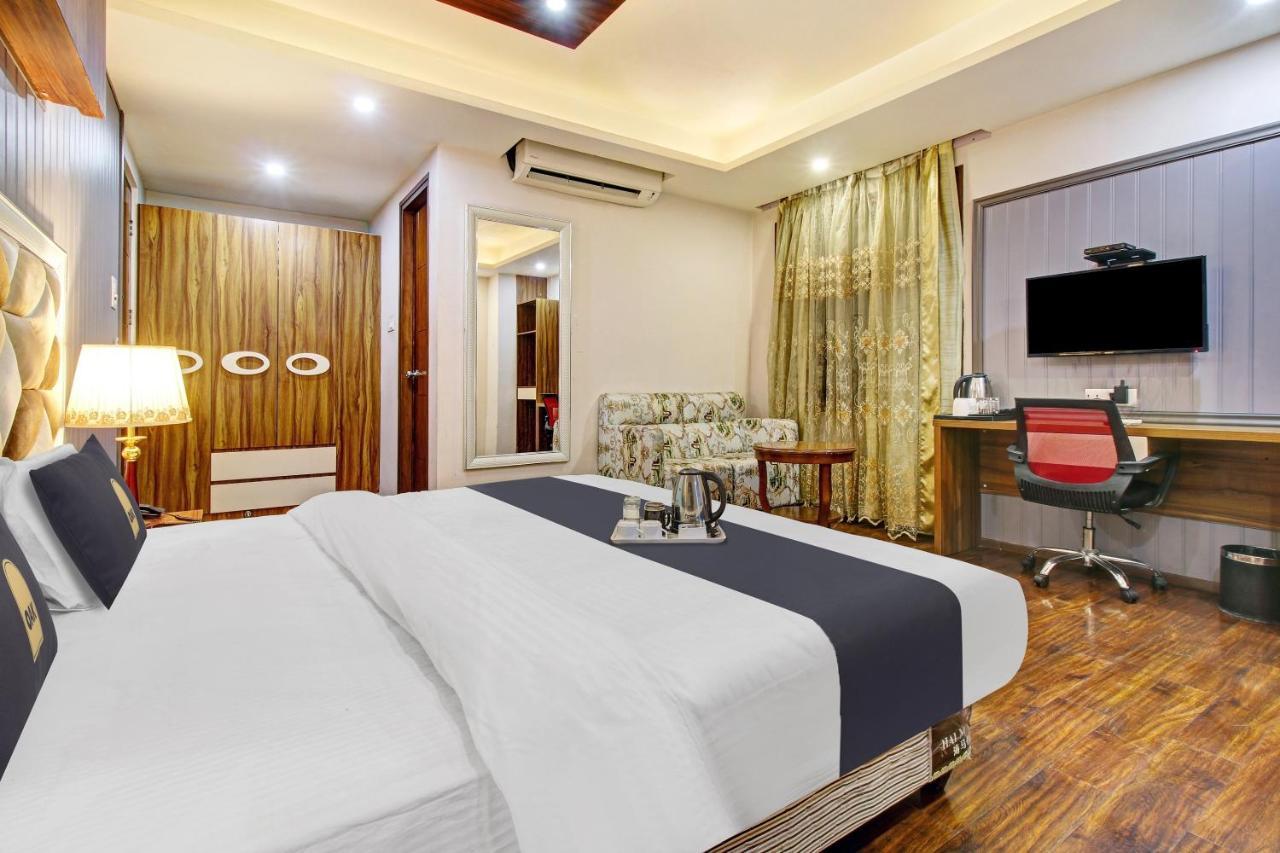 Hotel Townhouse Oak The Saffron Srinagar (Jammu and Kashmir)