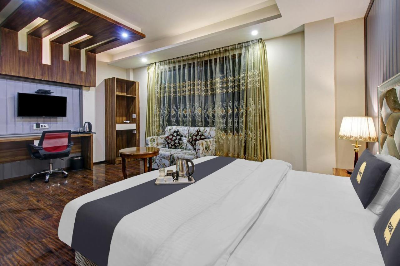 Hotel Townhouse Oak The Saffron Srinagar (Jammu and Kashmir)