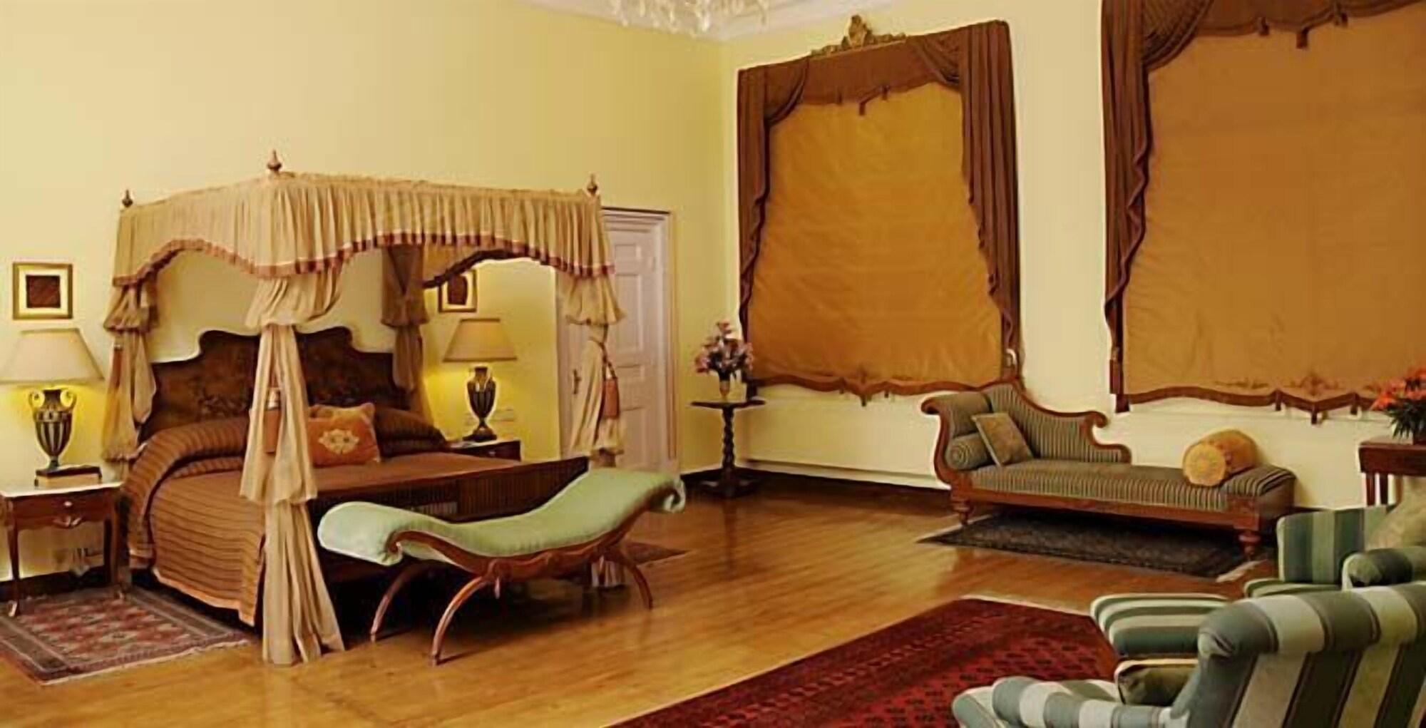 The Lalit Grand Palace 5*