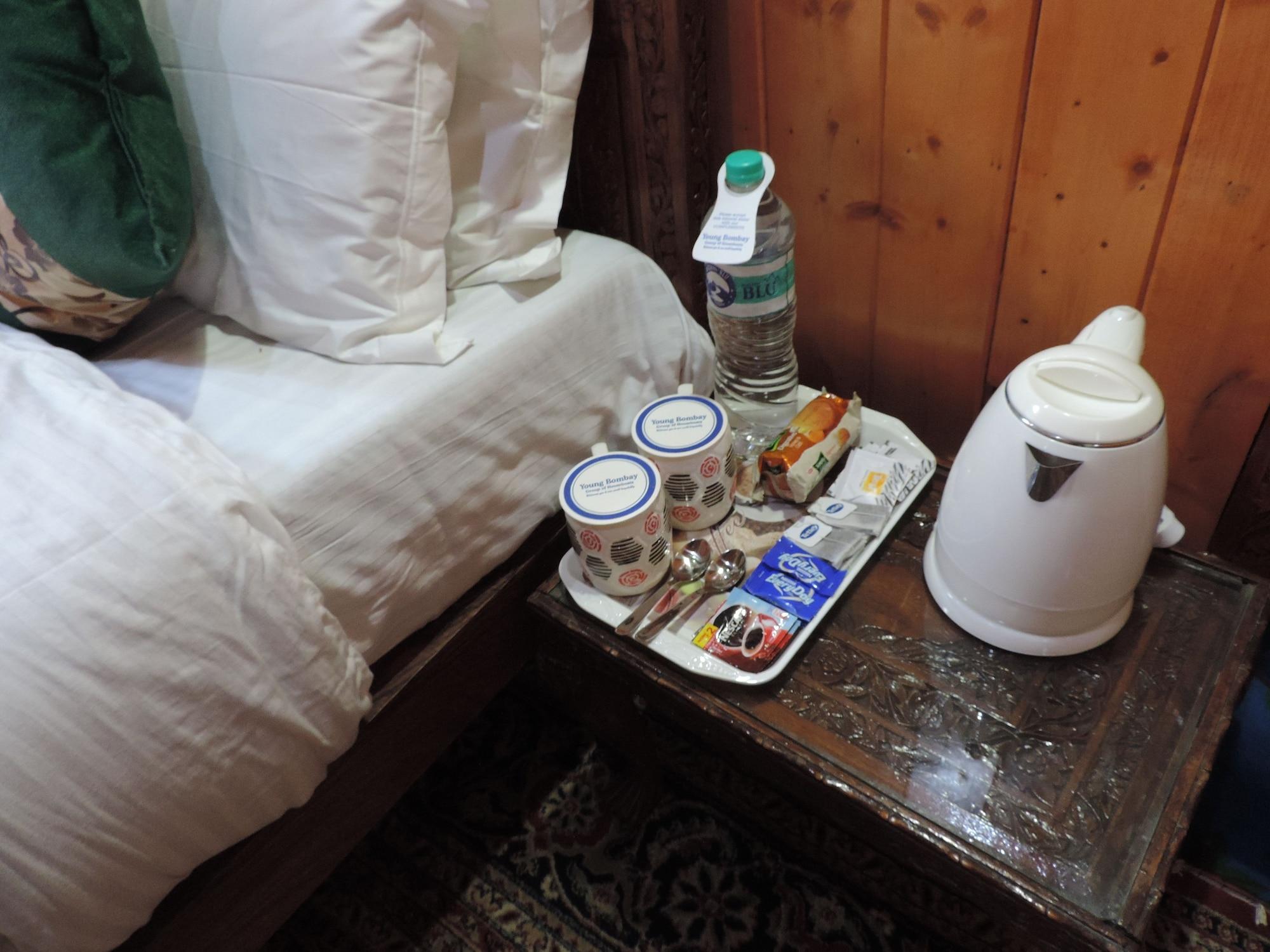 Hotel Young Bombay Group Of Houseboats
