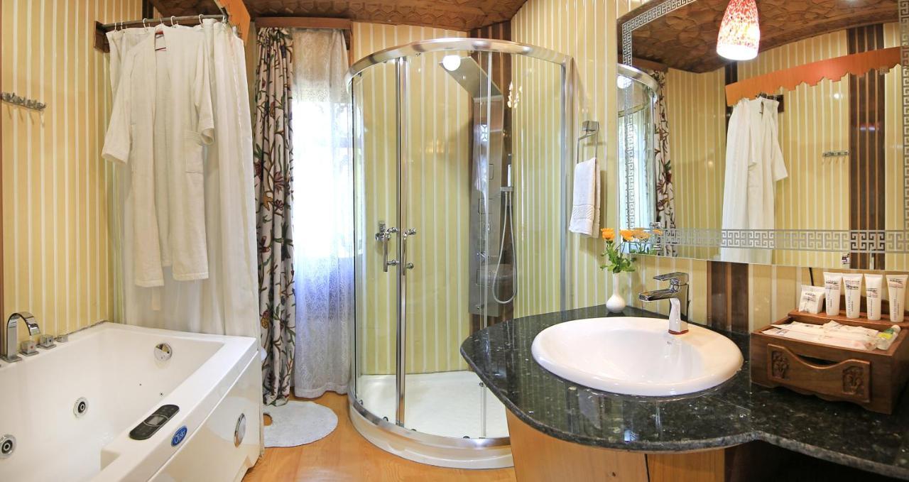 Kolu Group Of Houseboats 4* Srinagar (Jammu and Kashmir)