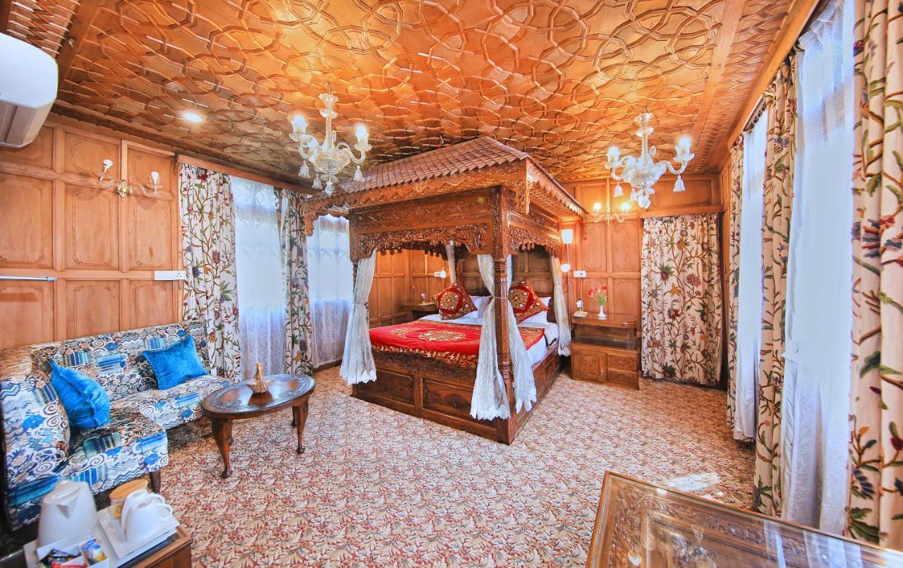 Kolu Group Of Houseboats 4*