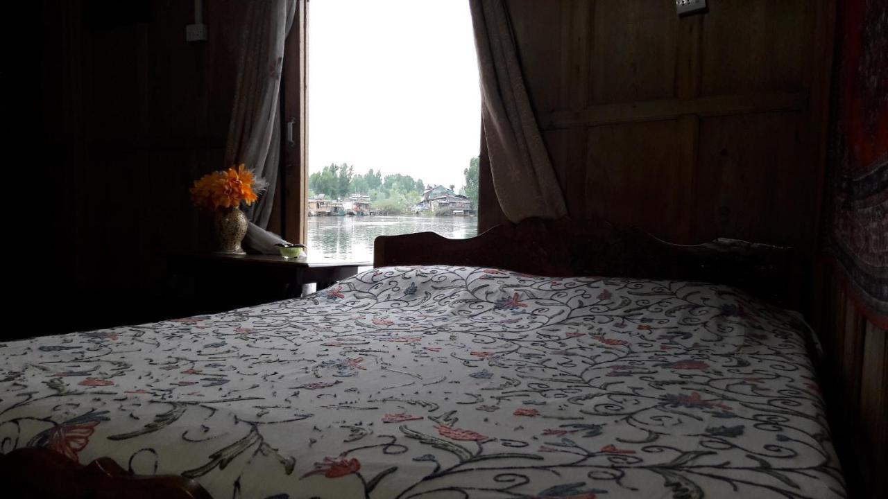 Botel Houseboat Pride Of India Srinagar (Jammu and Kashmir)