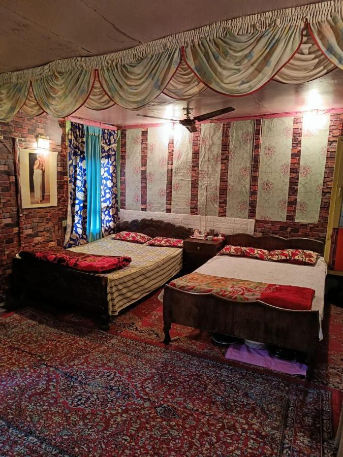 Island Homestay Srinagar (Jammu and Kashmir)