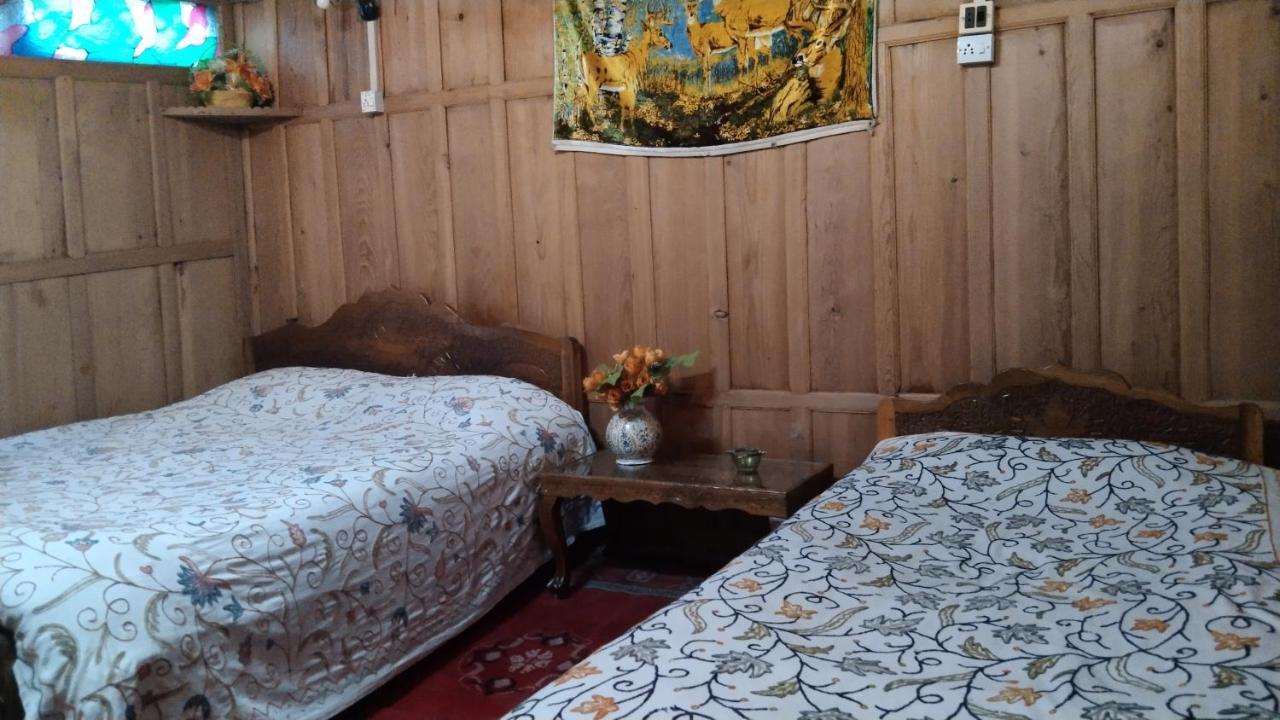 Houseboat Pride Of India Botel 3*
