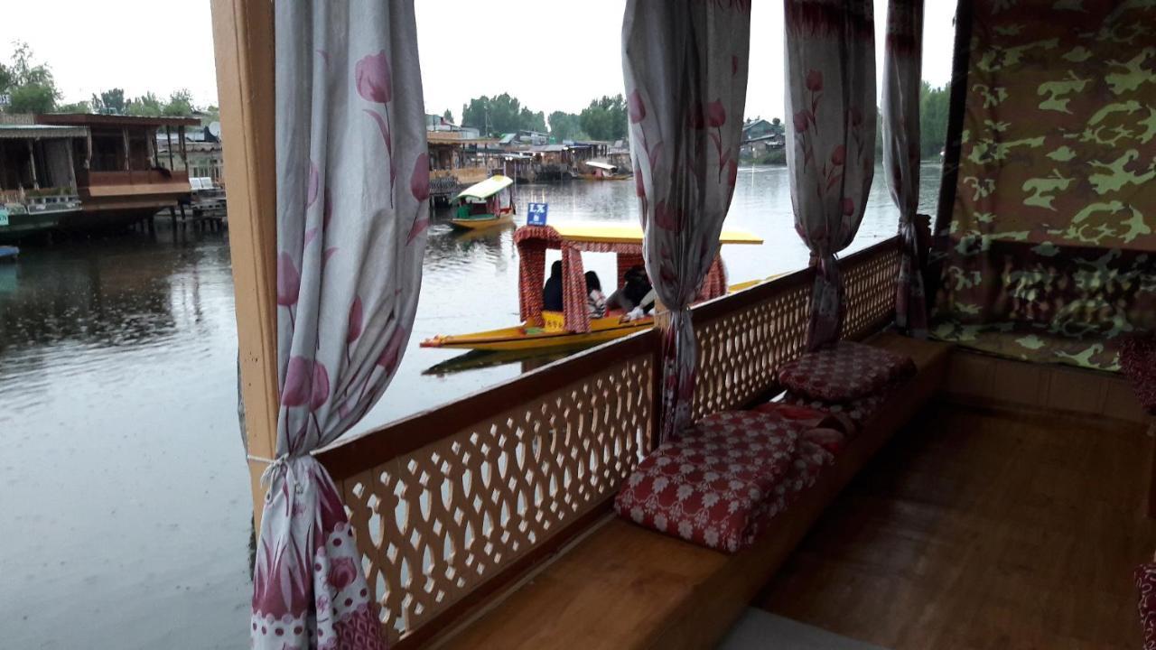 Houseboat Pride Of India 3*