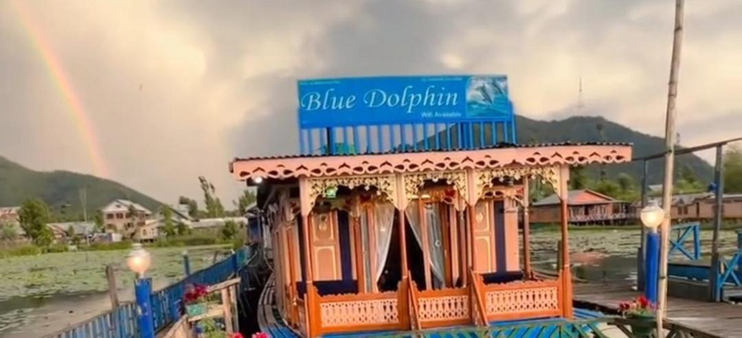 Botel Houseboat Blue Dolphin