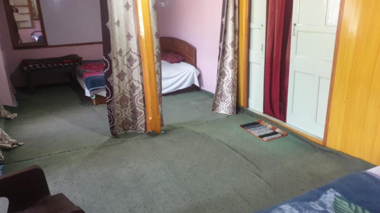 Guest house Boulevard Srinagar (Jammu and Kashmir)