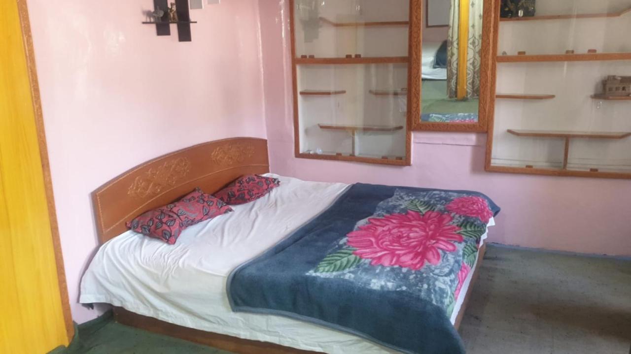Guest house Boulevard Srinagar (Jammu and Kashmir)