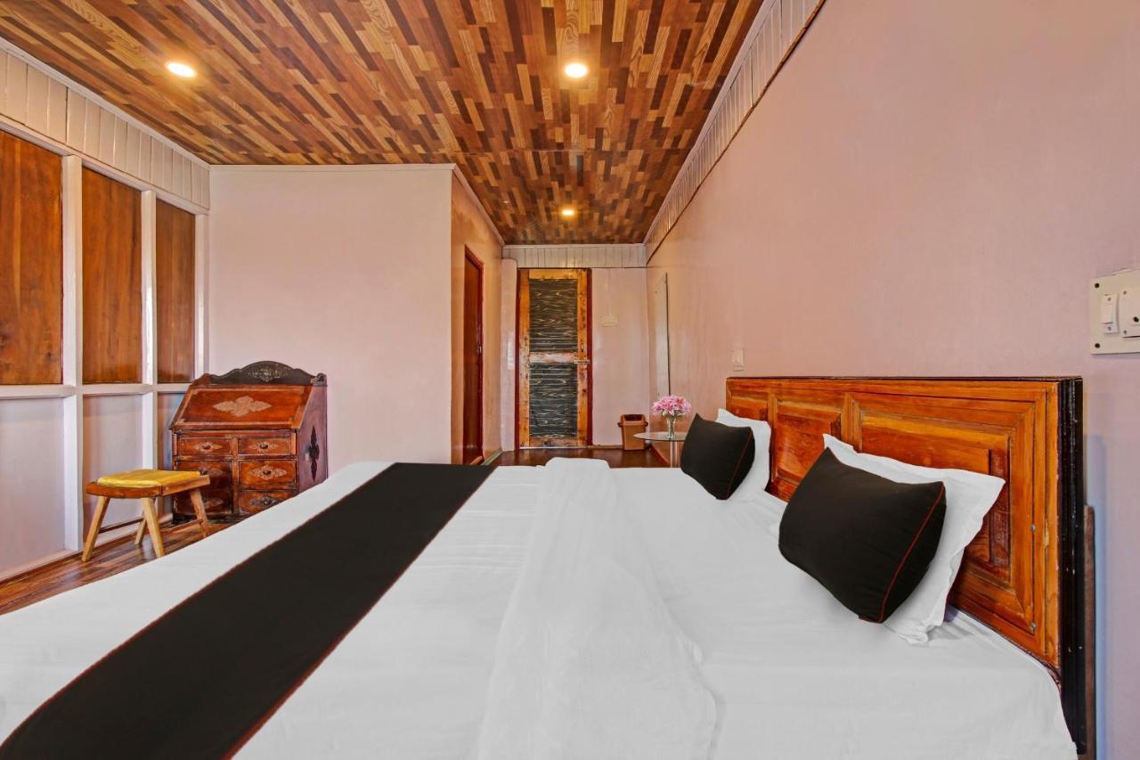 Lake Side Hotel Srinagar (Jammu and Kashmir)