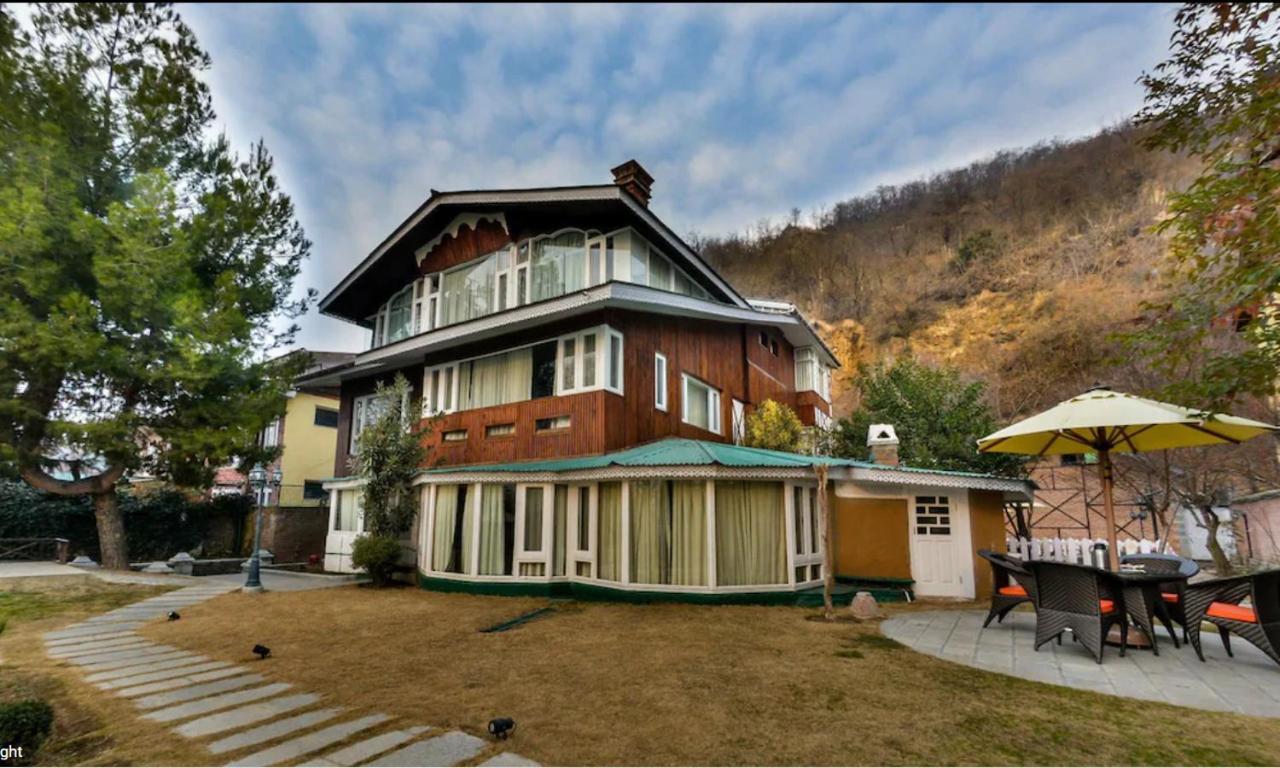 Metropolis Hotel