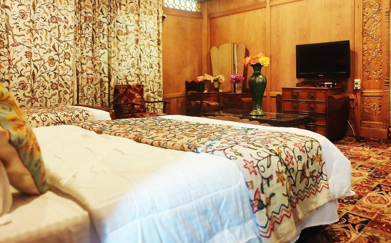 Green Heritage Group Of Houseboats 4*