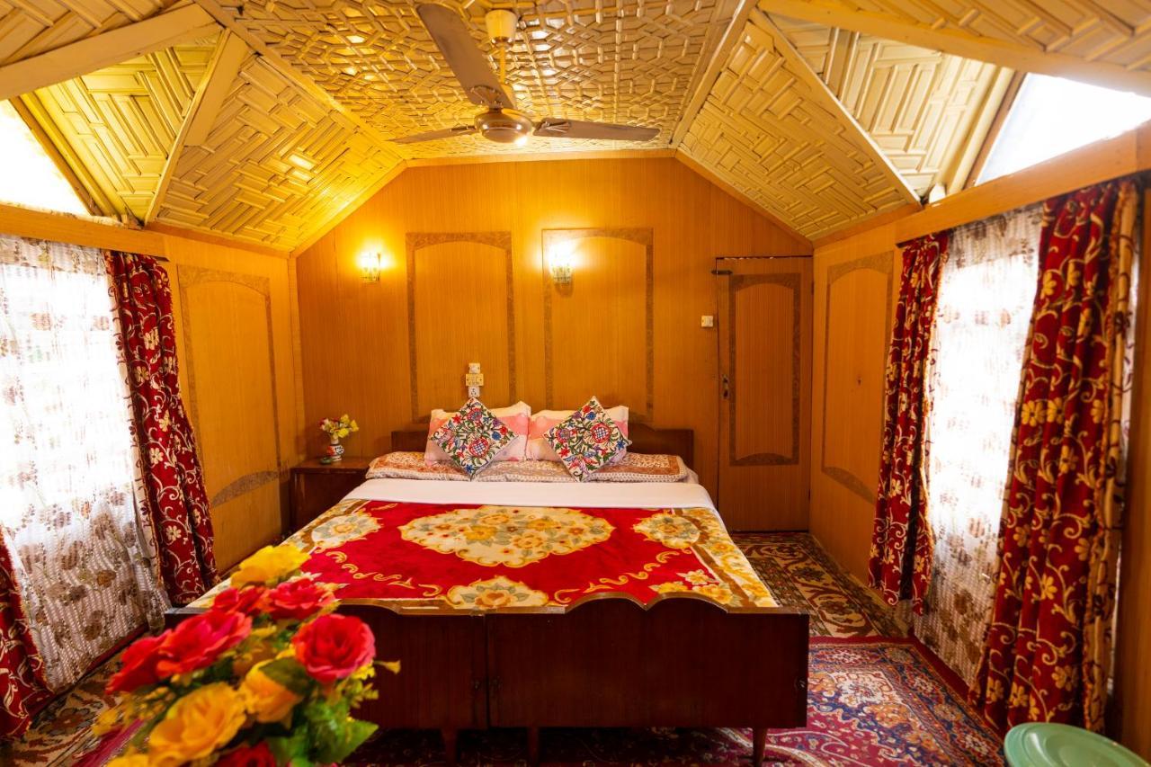Green Heritage Group Of Houseboats Hotel 4*