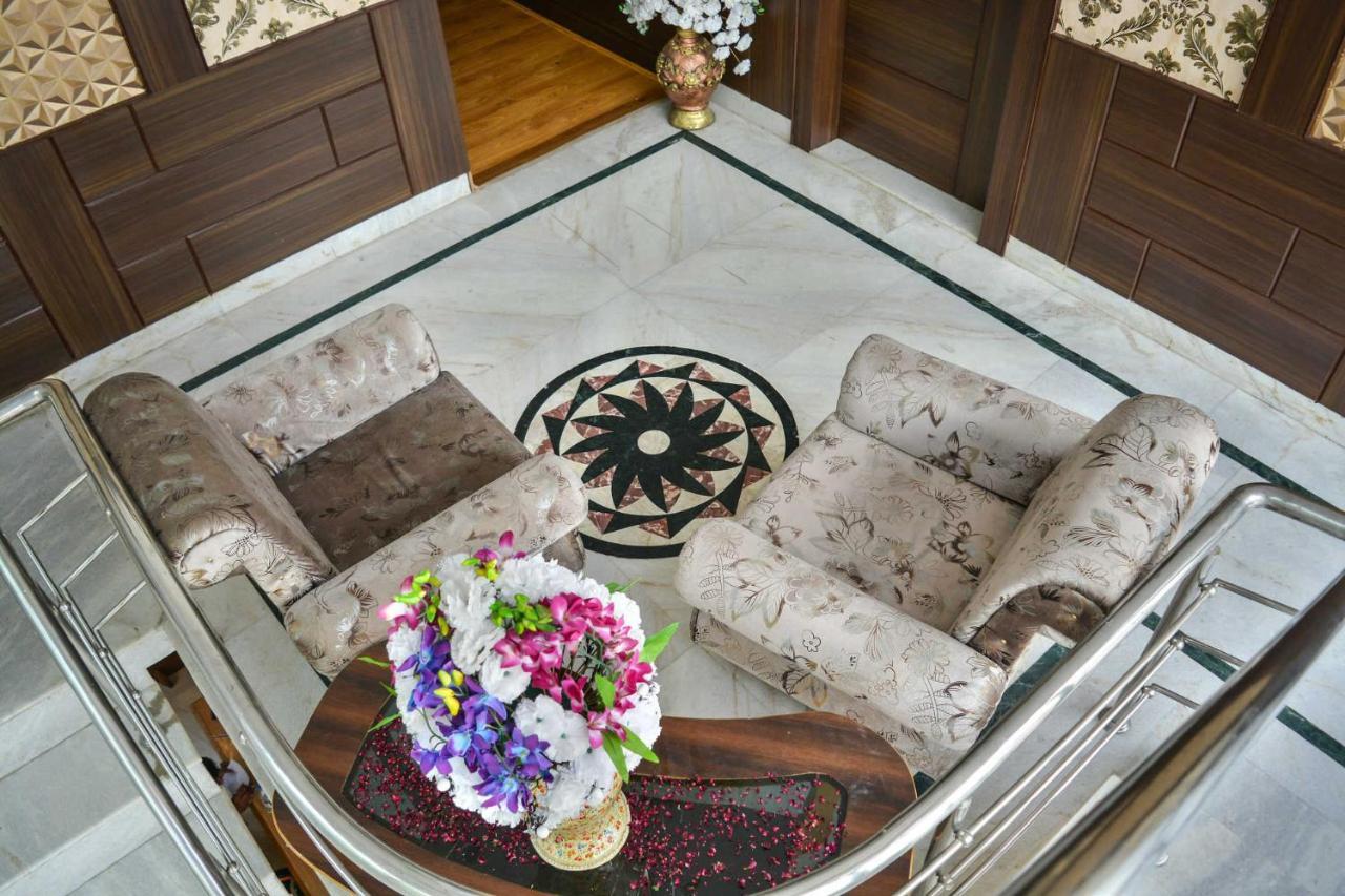 Pearl Continental Hotel 3*