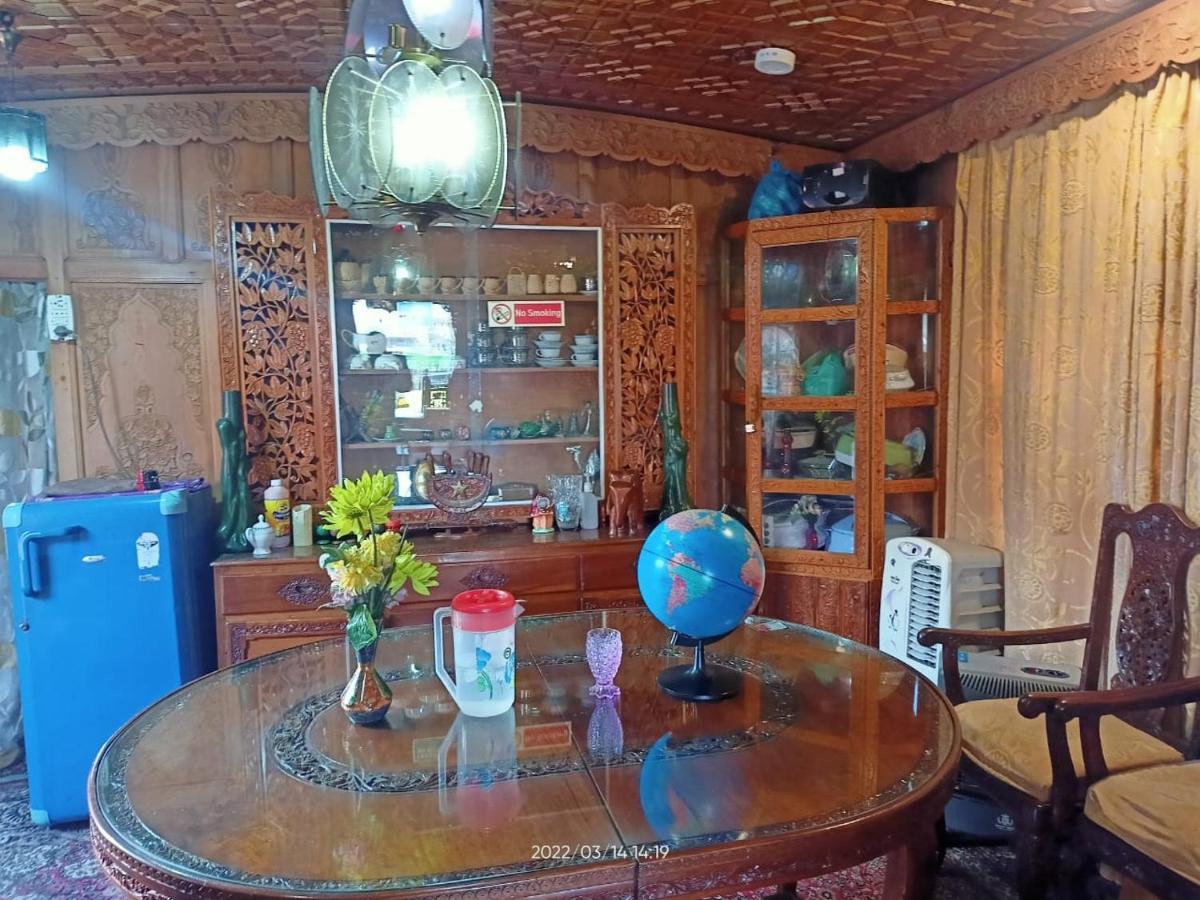 Green Heritage Group Of Houseboats