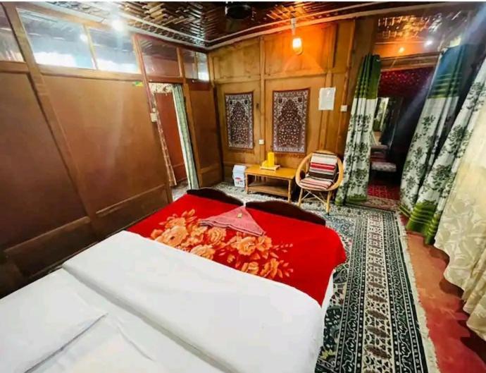 Hotel Green Heritage Group Of Houseboats