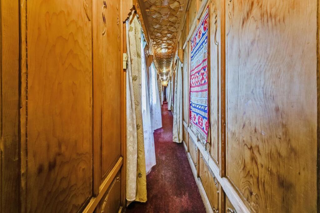 Green Heritage Group Of Houseboats Hotel