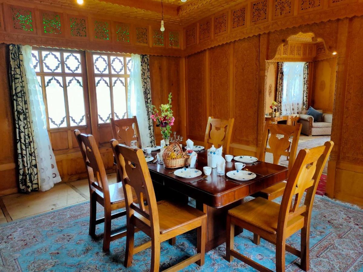 Hotel Green Heritage Group Of Houseboats 4*