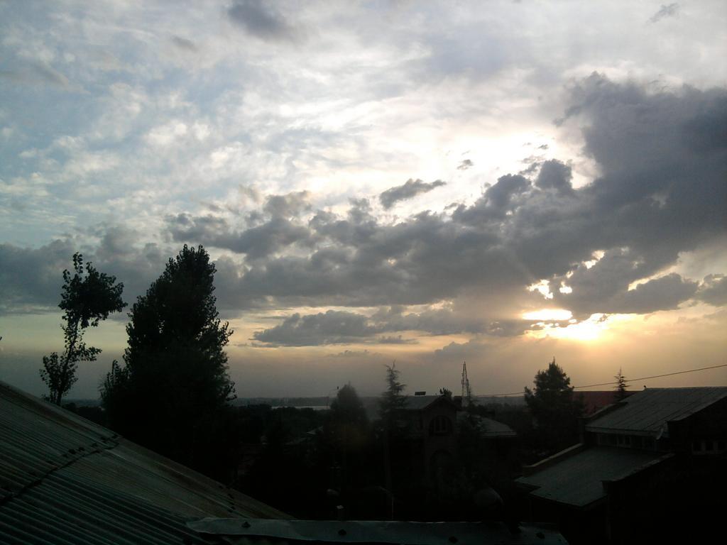 Hillscape 3*
