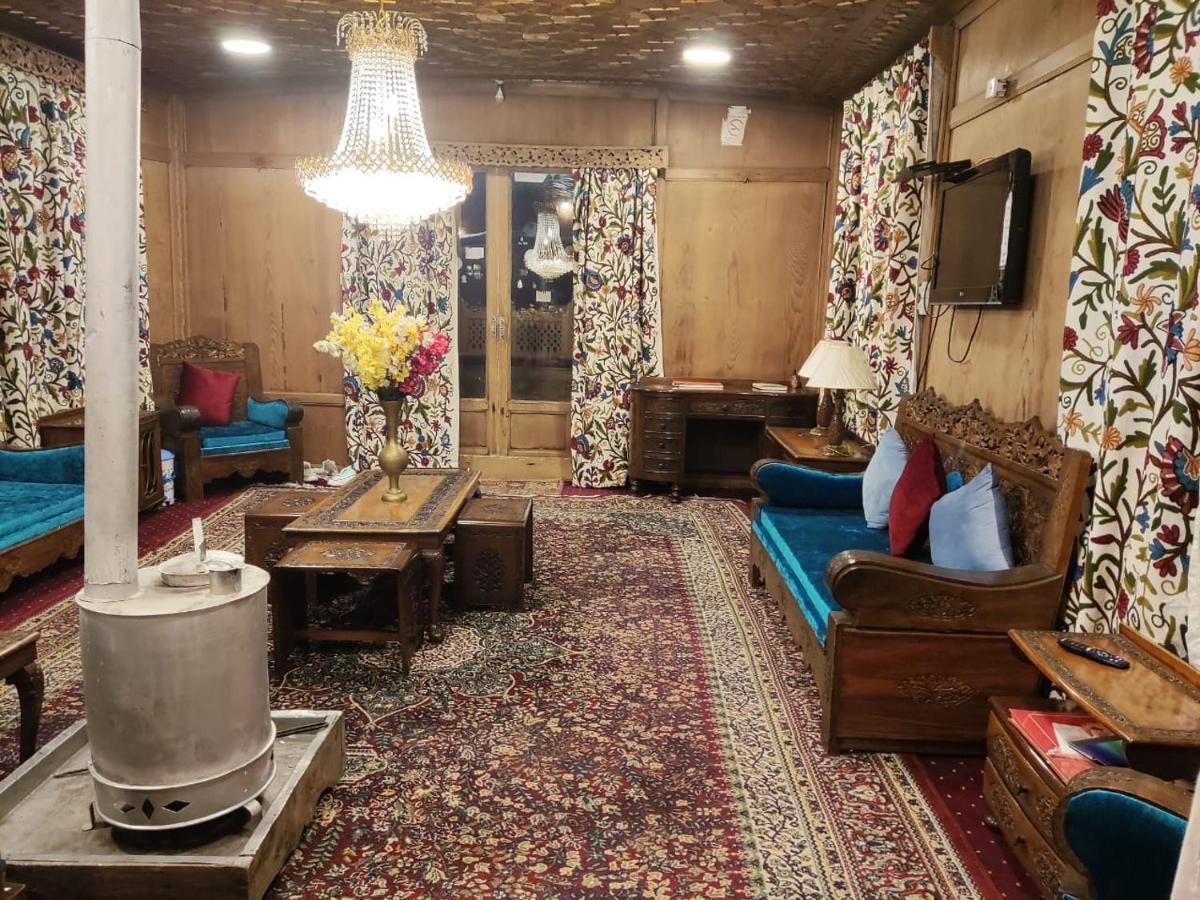 Bed & Breakfast Lake Victoria Houseboats Srinagar (Jammu and Kashmir)
