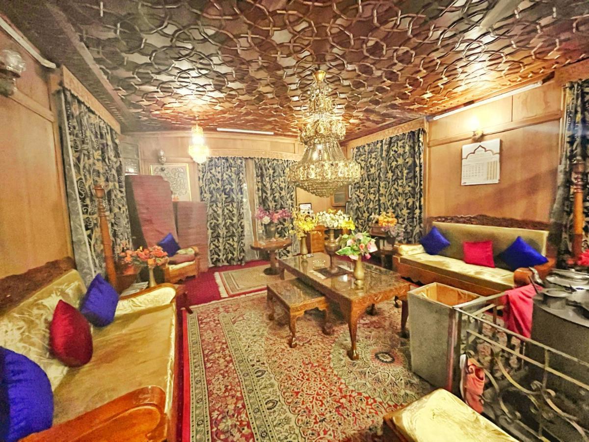 Lake Victoria Houseboats Bed & Breakfast *