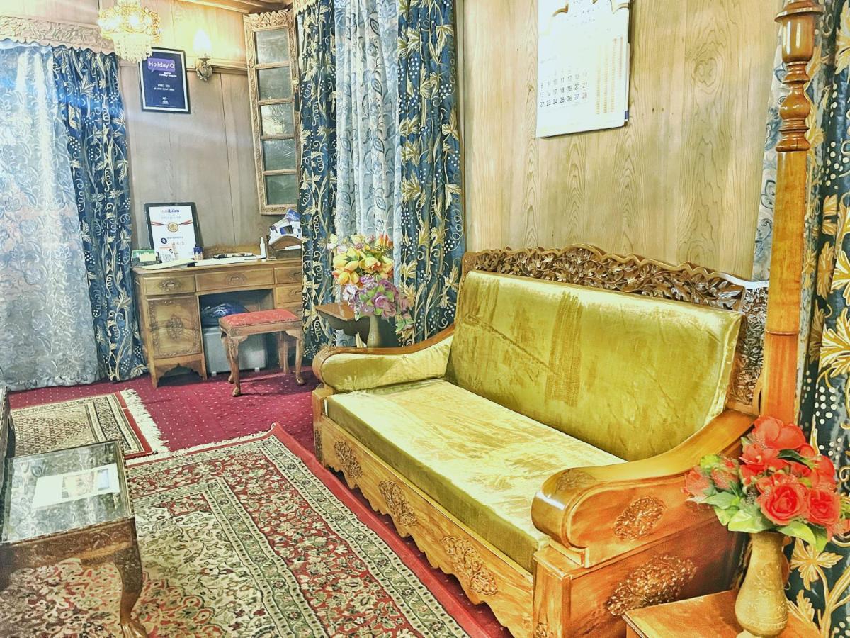 Bed & Breakfast Lake Victoria Houseboats *