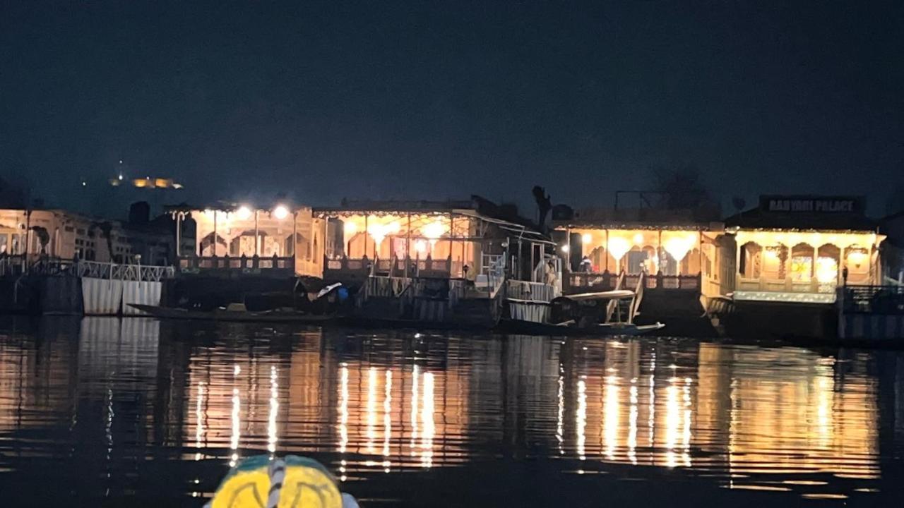 Lake Victoria Houseboats Bed & Breakfast Srinagar (Jammu and Kashmir)