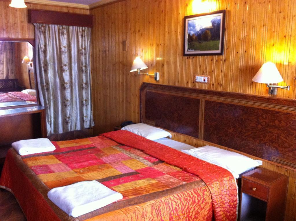 Hotel Hotel Akbar At Dal Lake Ghat Number 1