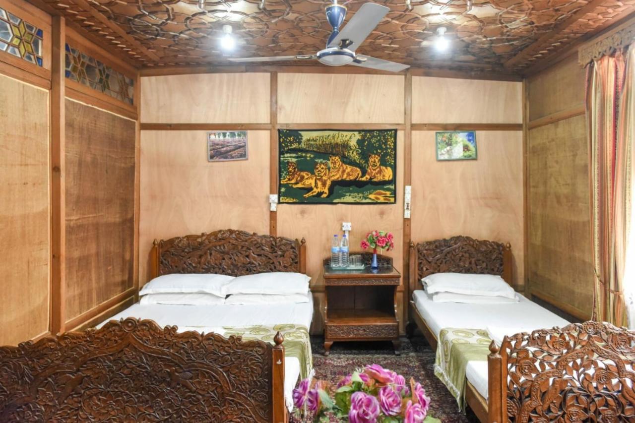 Bed & Breakfast Houseboat Star Of India