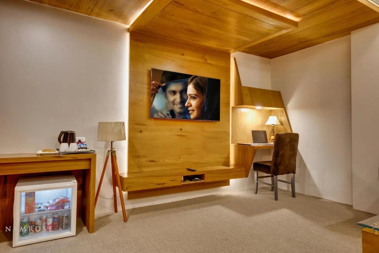 Hotel Namrose Resorts And Srinagar (Jammu and Kashmir)
