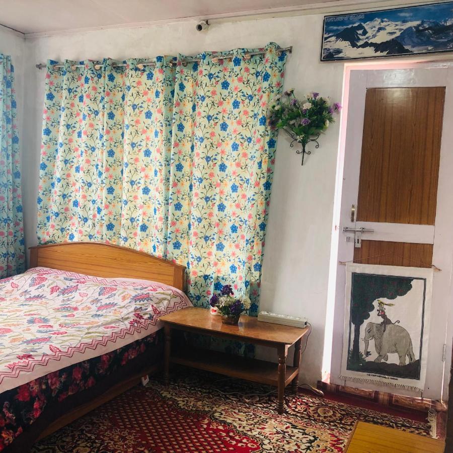 Homestay New World Srinagar (Jammu and Kashmir)