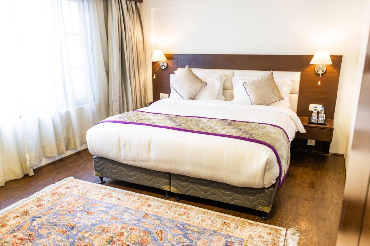 Paisley Palace Hotel 3*