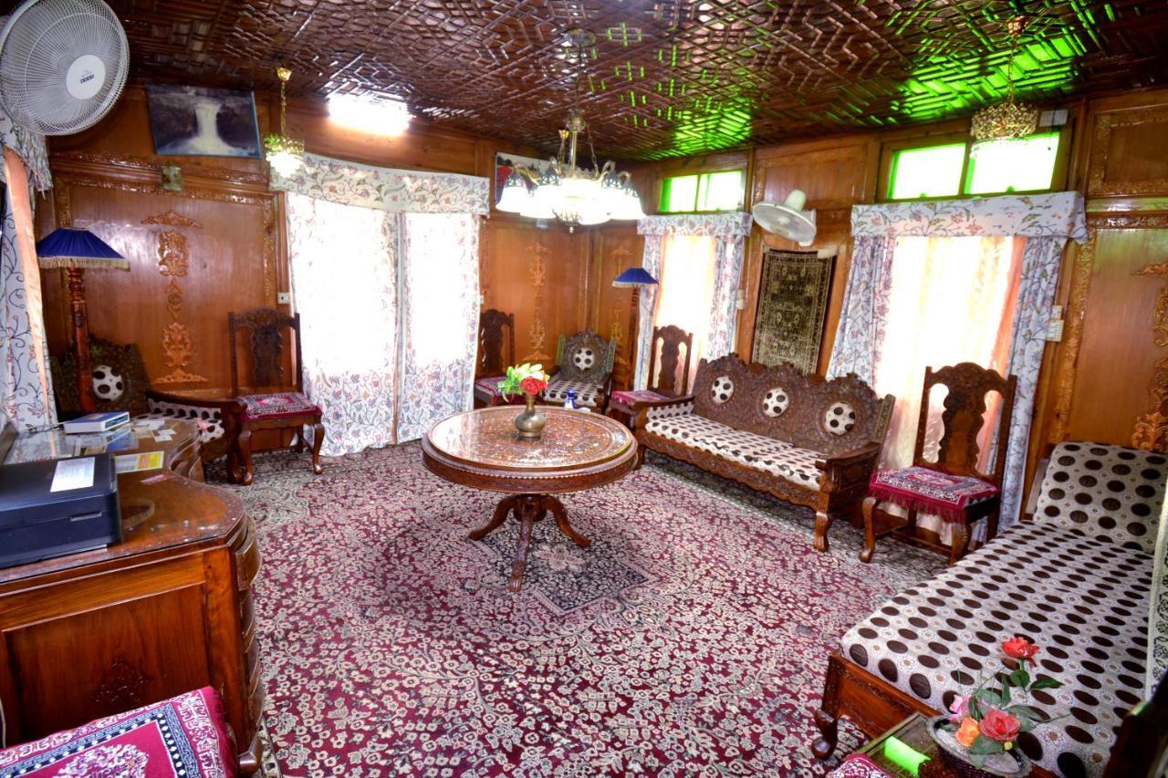 Heritage Shreen Houseboat 4*